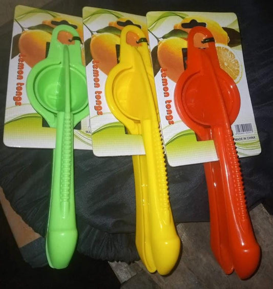 Plastic lemon squeezer